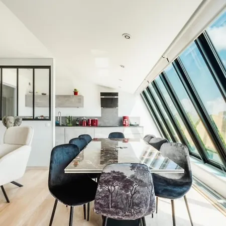 Bright With Panoramic Views Διαμέρισμα *